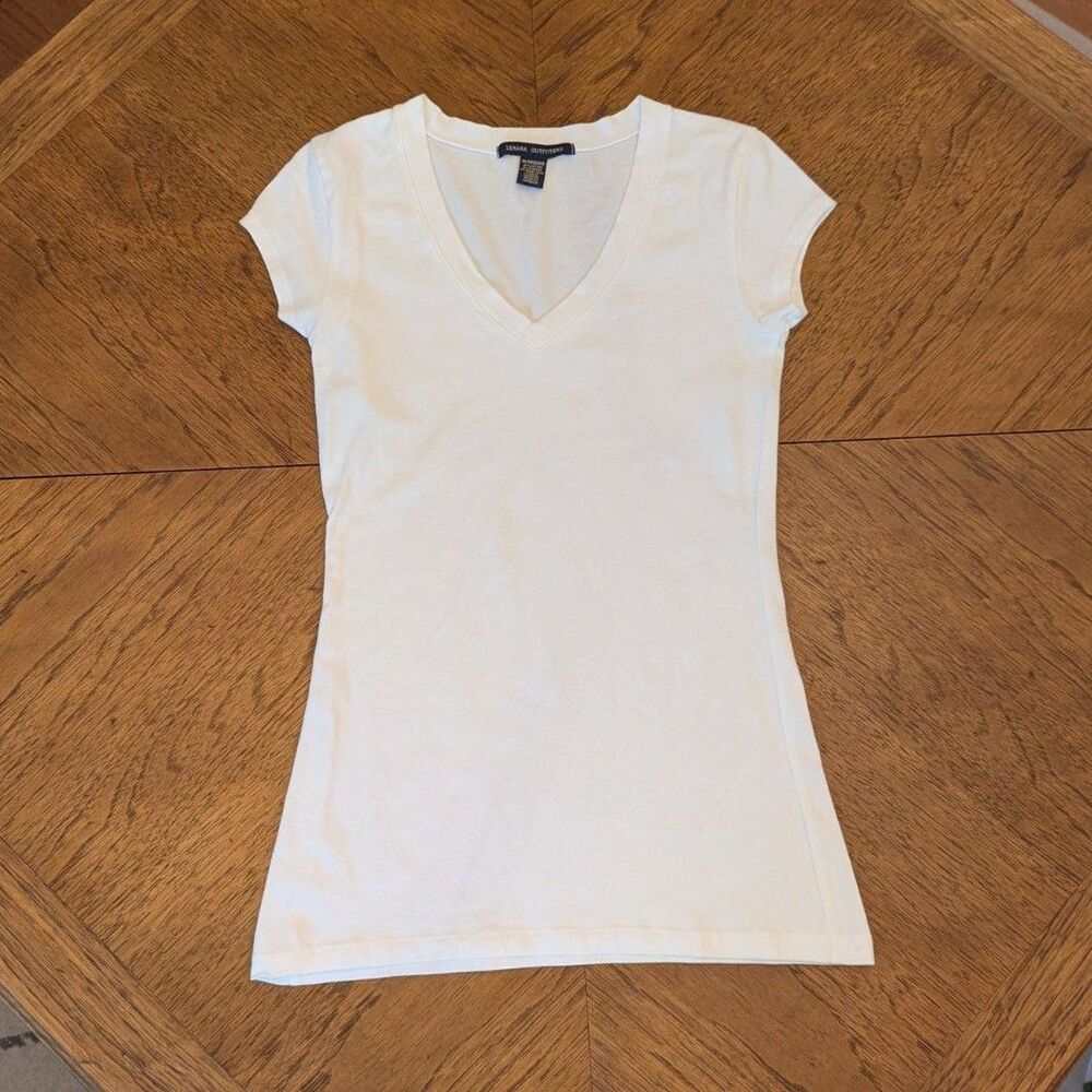 Stretchy Cotton White V-neck Classic Short-Sleeve Fitted Tee Size Medium